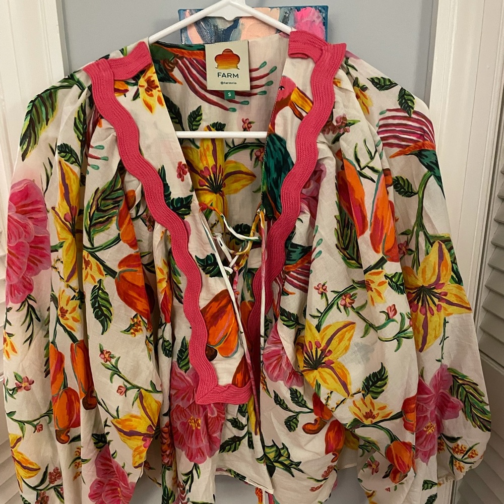 NWT (not attached) Farm Rio Toucan’s Garden Blouse